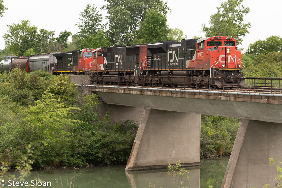 CN 8963 over the Welland River
