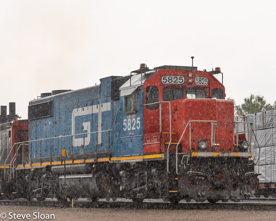 GTW 5825 GP38-2
