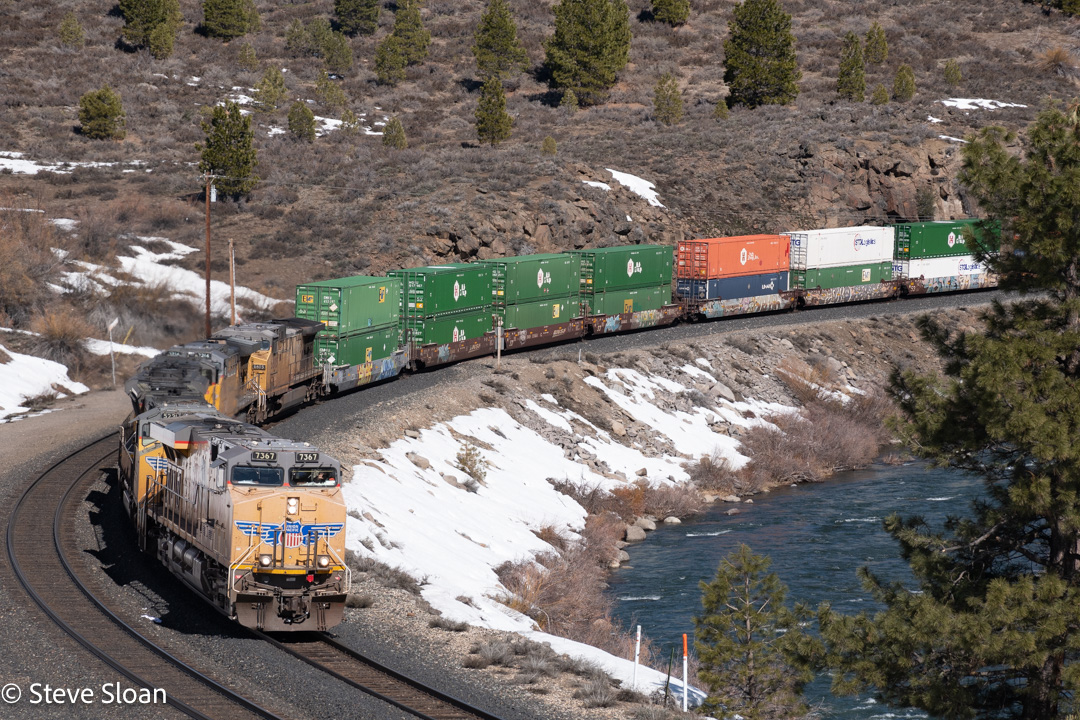 UP 7367 leading westbound stacks near Truckee